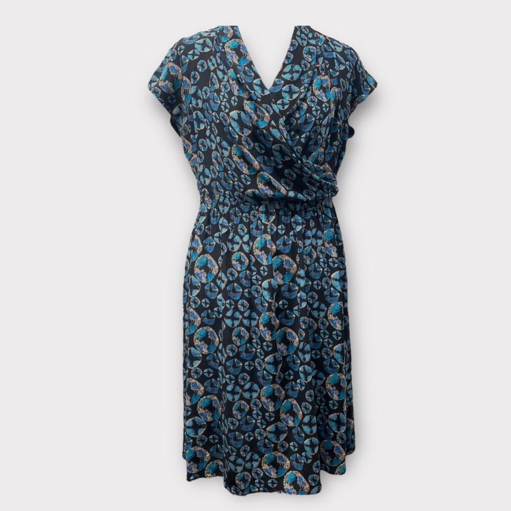 Tucker 100% Silk short sleeved dress, Women's size Large, blue black knee-length